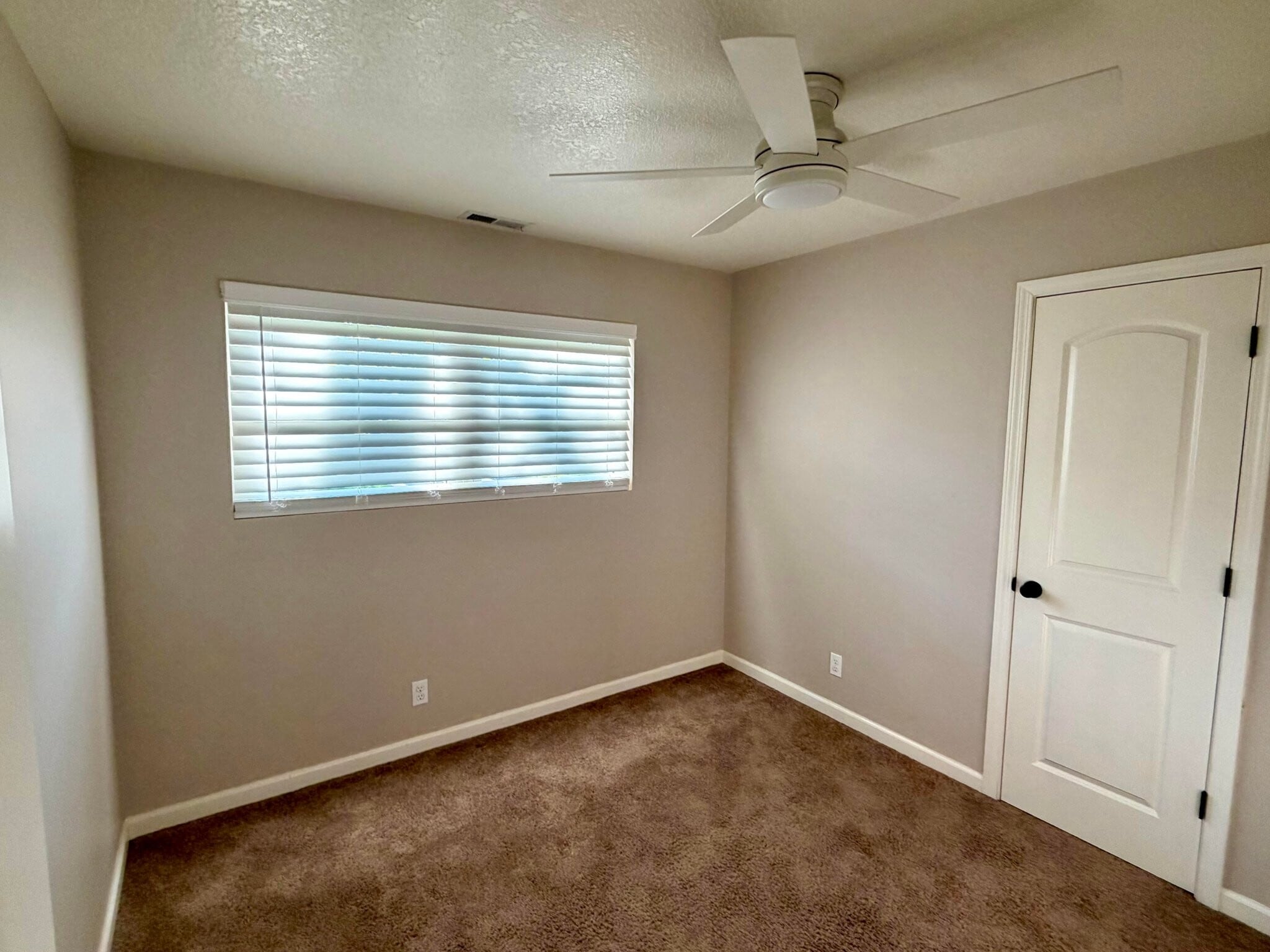 Building Photo - 2546 S 52 St