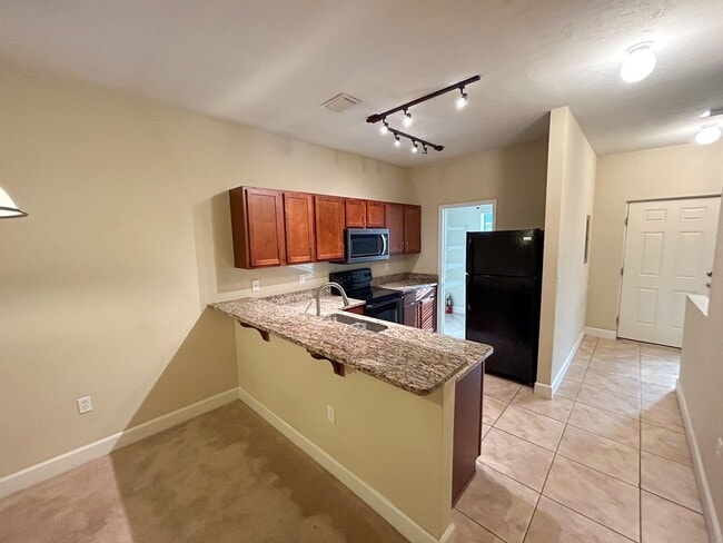 Building Photo - Woods Edge South #130