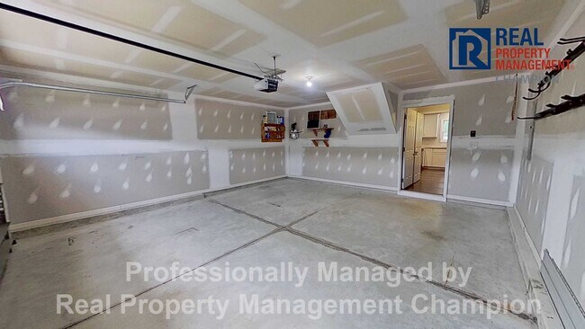 Building Photo - Perfect 3 BD 2 BA Home Just Minutes from MCAS Cherry Point