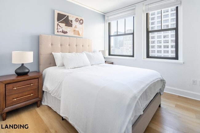 Building Photo - 933 McGee St