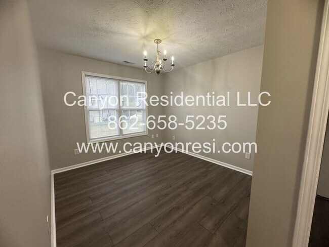 Building Photo - Spacious 3-Bedroom Home for Rent in Raeford