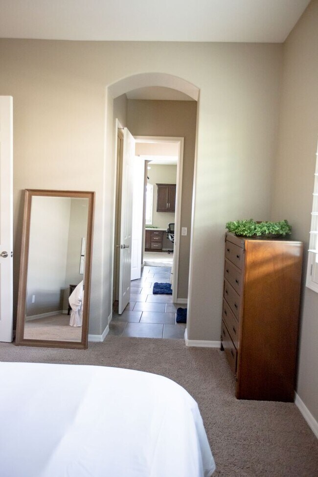 Building Photo - FURNISHED 3 BEDROOM IN CHANDLER!!