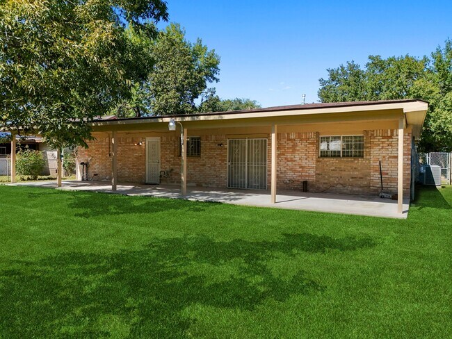 Building Photo - 4114 Connorvale Rd