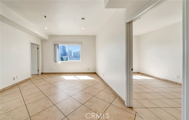 Building Photo - 316 S New Hampshire Ave