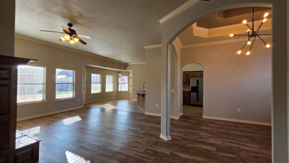 Building Photo - 3105 SW Pine Valley Rd