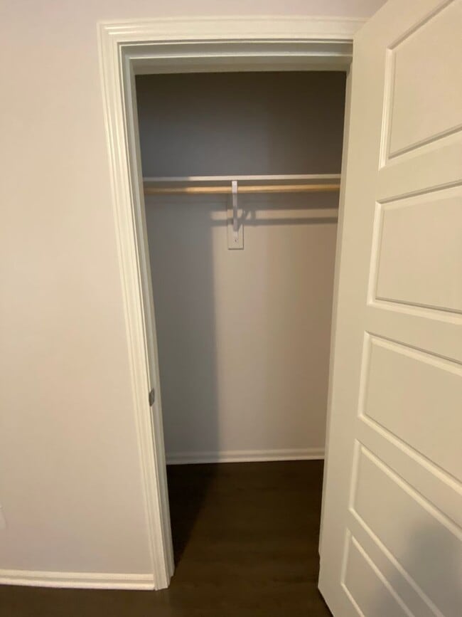 Building Photo - AVAILABLE NOW!! -Three Bedroom | Two and a Half Bath Home in Spring Hill