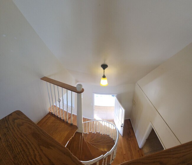 Building Photo - 1822-1828 Fixlini Street***