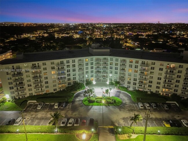 Building Photo - 2851 S Ocean Blvd