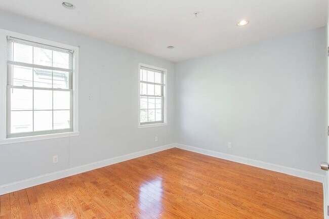 Building Photo - 2534 Amber St