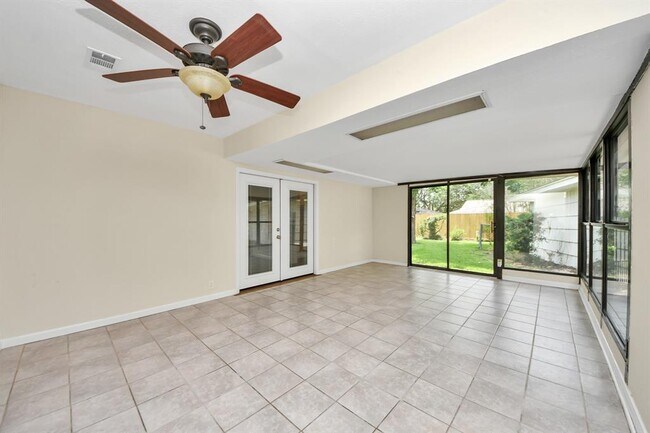 Building Photo - 5715 Braesvalley Dr