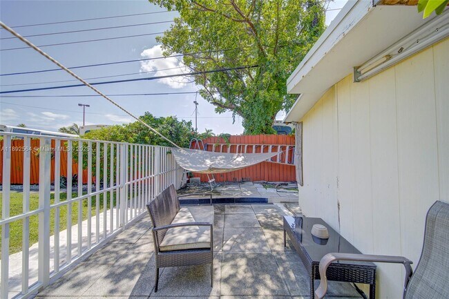 Building Photo - 3044 SW 7th St