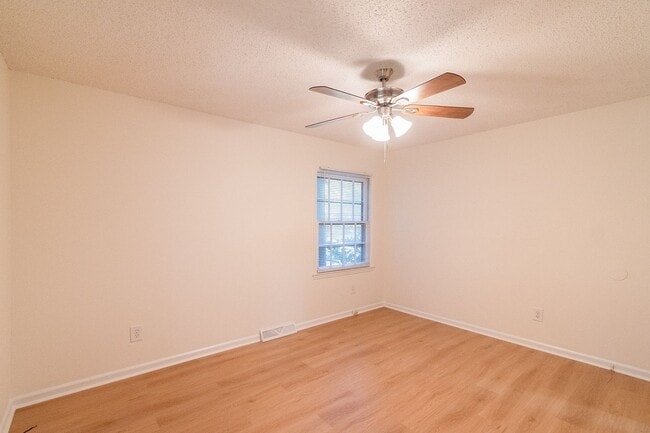 Building Photo - Well maintained ranch home in Charlotte!