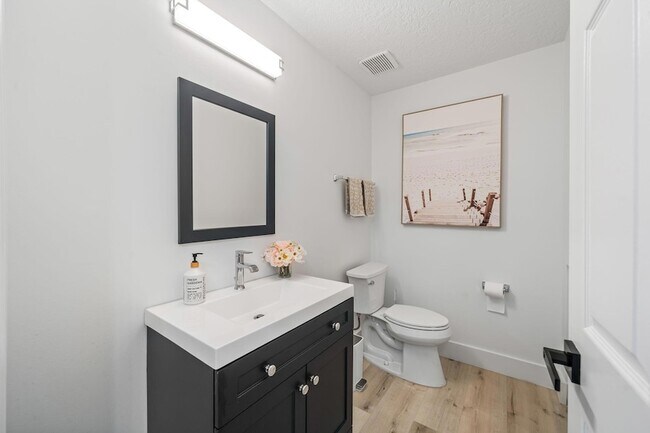 Building Photo - 864 Whippoorwill Row