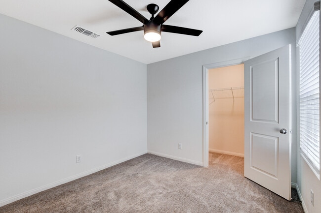 Building Photo - 8439 Vacarez Dr