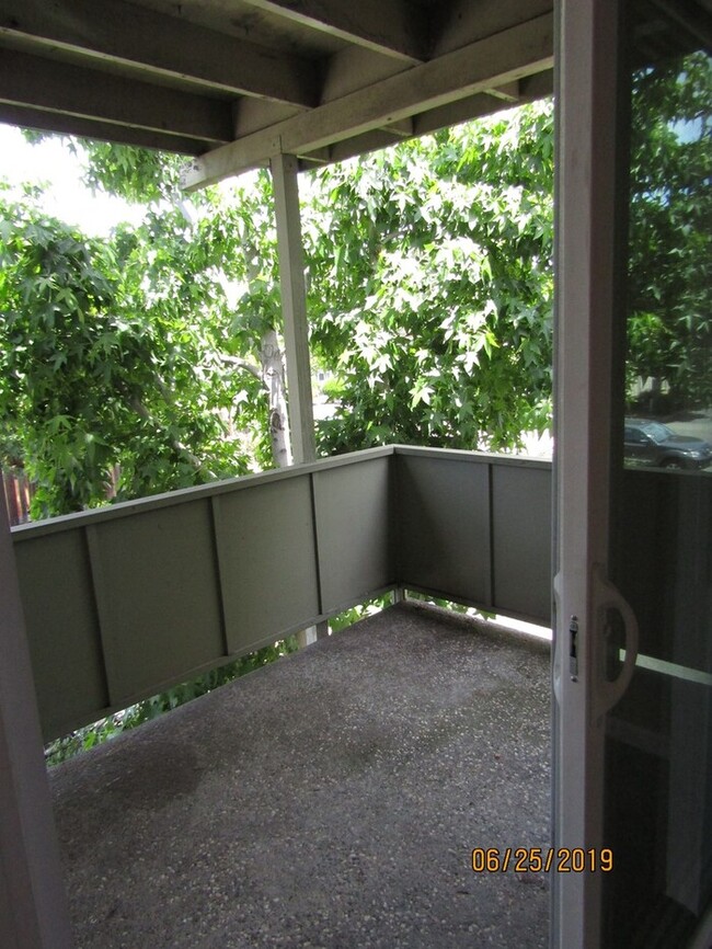 Building Photo - 1Bed/1Ba Apartment! in Coddingtown area