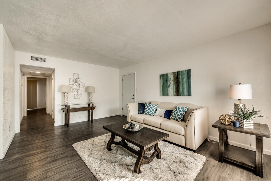 Shady Valley Square 3206 Green Tee Dr Arlington TX 76013 Apartment