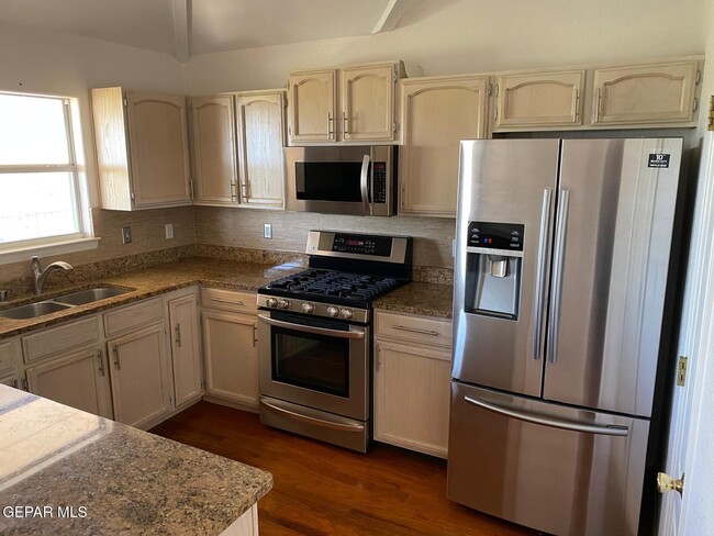 Building Photo - 715 Espada Dr