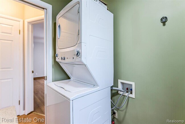 Building Photo - 4141 Van Amberg Rd