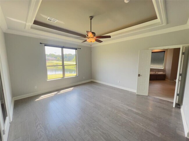 Building Photo - 424 Seville Dr