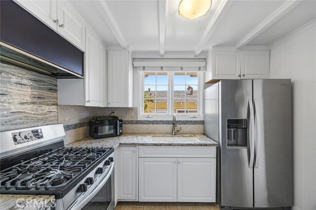 Building Photo - 2750 Solana Way