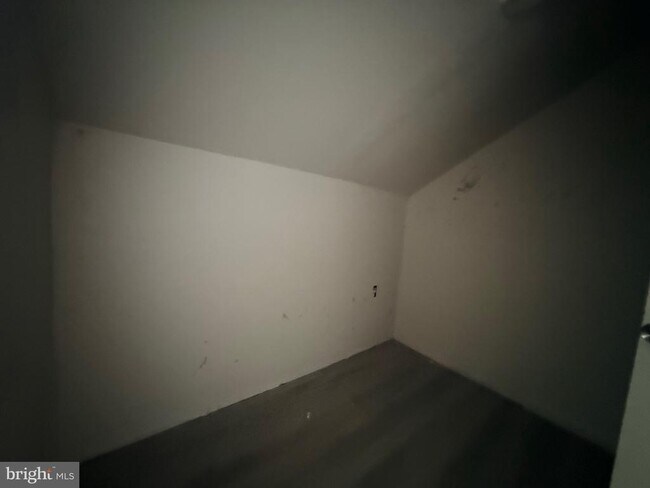 Building Photo - 5307 York Rd