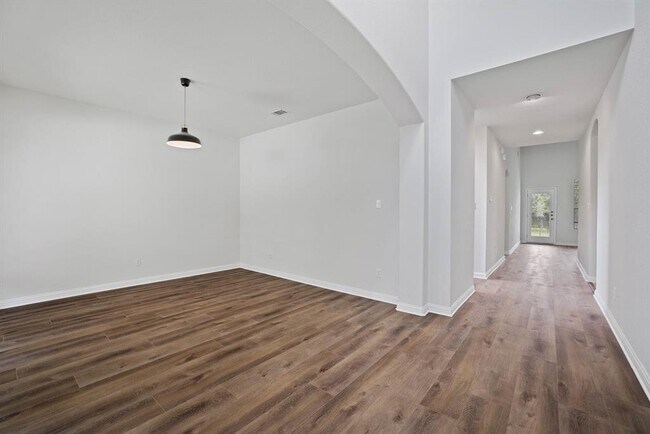 Building Photo - 3800 Juniper Hills St