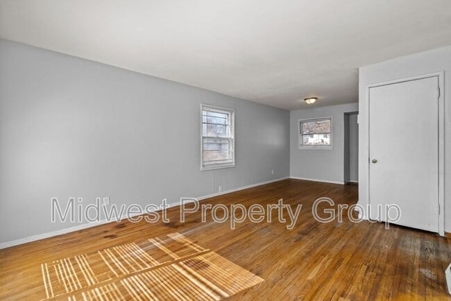 Building Photo - 405 Cameron Rd