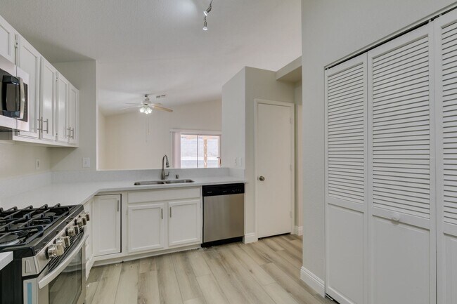 Building Photo - Charming 3-Bedroom Home with Covered Patio