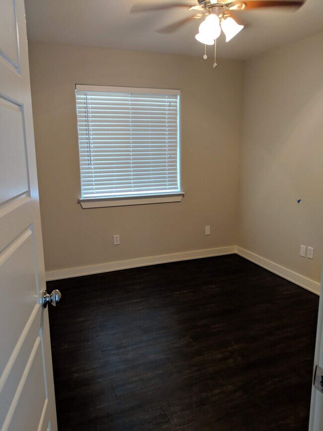 Building Photo - 1903 Townesouth Circle