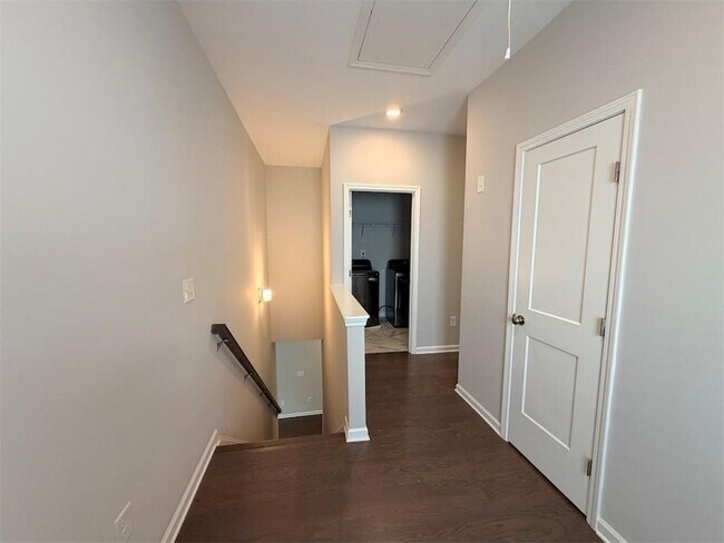 Building Photo - 1769 Sanford Dr