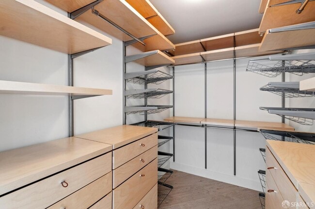 Building Photo - 201 Folsom St