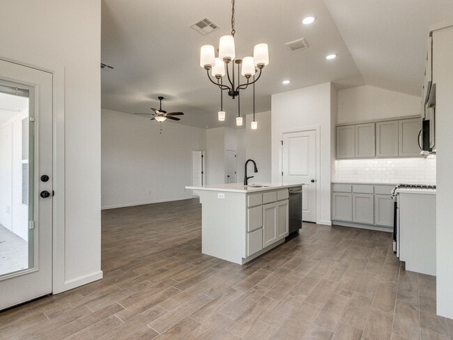 Building Photo - Beautiful New Home!