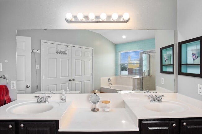 Building Photo - "FREE 2 WEEKS RENT! Spacious 4-Bedroom Oasis with 3.5 Baths at Harker Heights - 3,070 Sq Ft of Co...