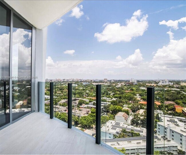 Building Photo - 2831 S Bayshore Dr