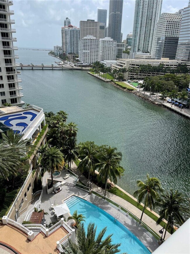 Primary Photo - 901 Brickell Key Blvd