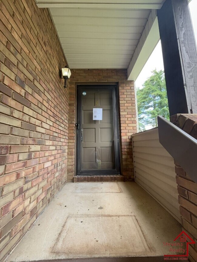 Building Photo - 409 Oriole Dr
