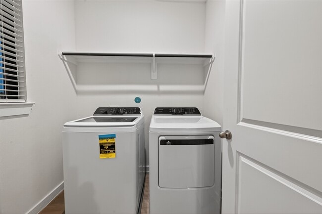 Building Photo - 1111 Mercantile St