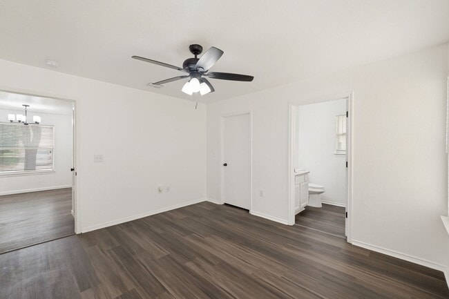 Building Photo - BEAUTIFUL 3-BEDROOM HOME NEAR LACKLAND AFB