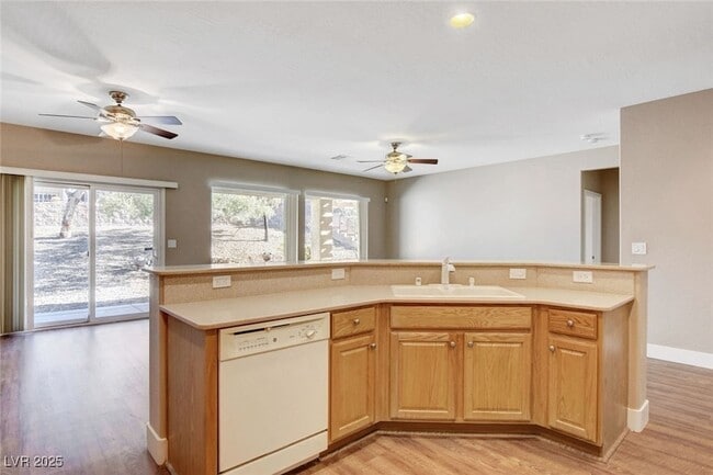 Building Photo - 2320 Meteor Shower St