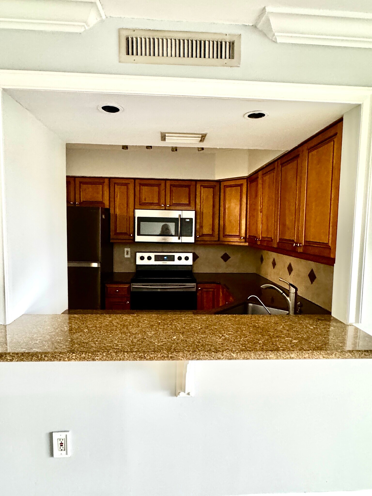 Building Photo - 2334 S Cypress Bend Dr