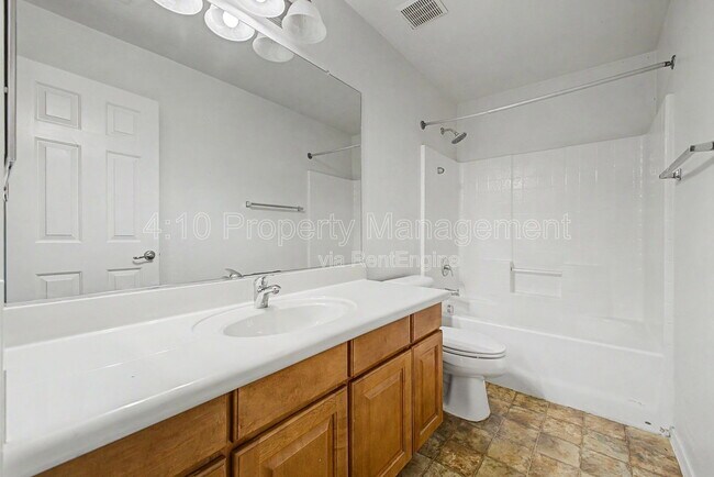 Building Photo - 6508 W Hilton Ave