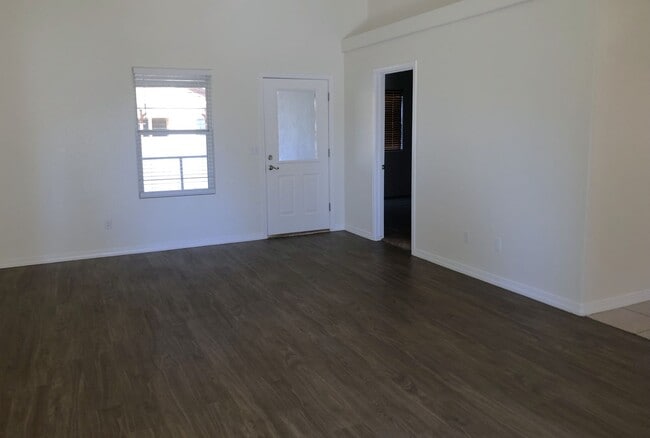 Building Photo - Coming Soon!  Beautifully Updated Home with Screened Porch Retreat