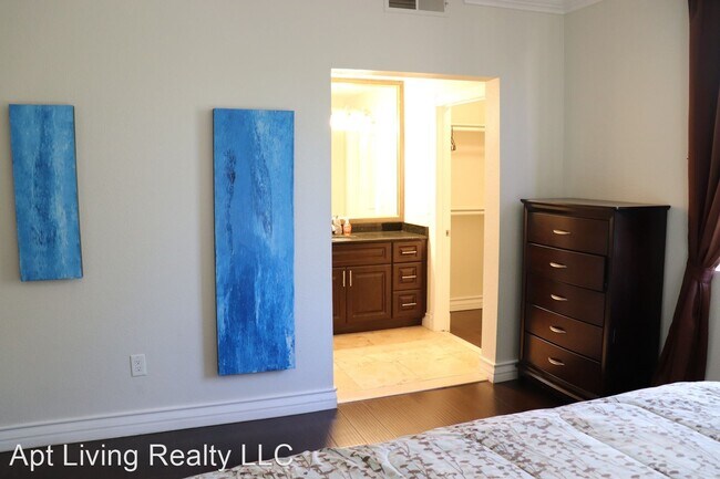 Building Photo - 2 br, 2 bath House - 270 E. Flamingo Rd. 232