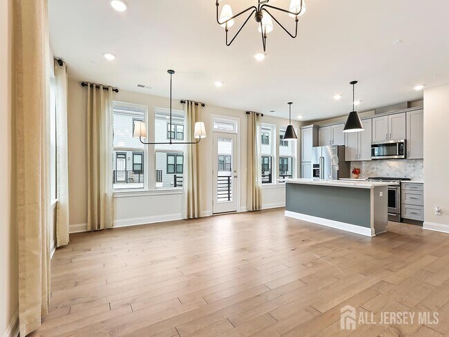 Building Photo - 715 Parker Blvd