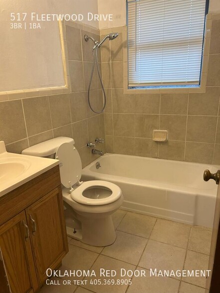 Building Photo - 517 Fleetwood Dr