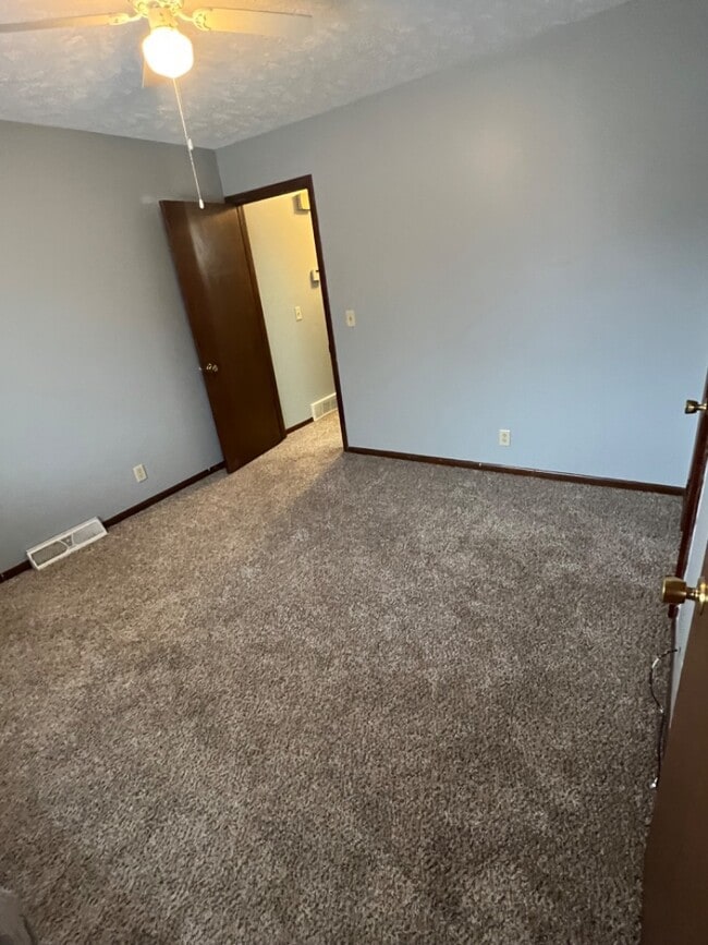Building Photo - 11224 Roxbury Dr