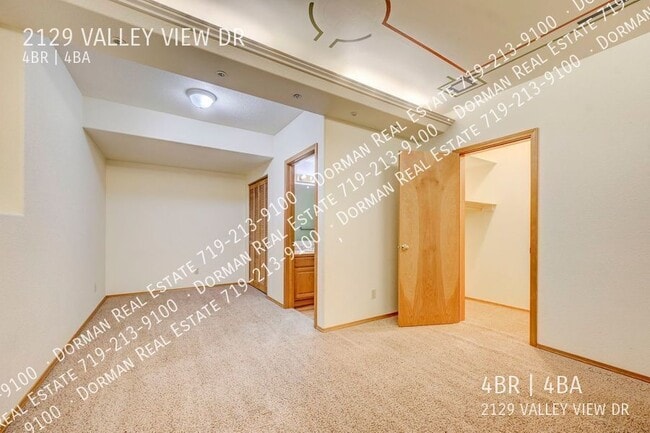 Building Photo - 2129 Valley View Dr