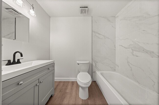 Building Photo - 2931 SE 52nd Ave