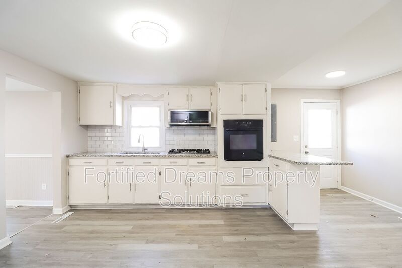 Building Photo - 2909 Glendale Ave