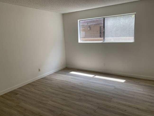 Building Photo - 1321 Centinela Ave